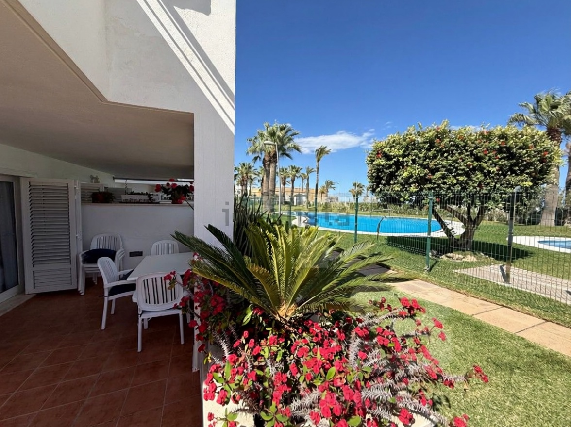 Beachfront flat in Garrucha