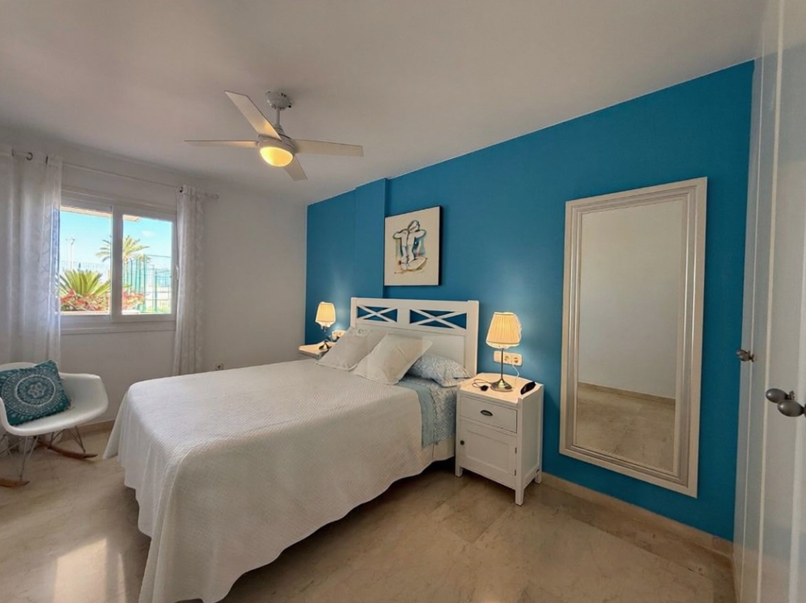 Beachfront flat in Garrucha — Bedroom