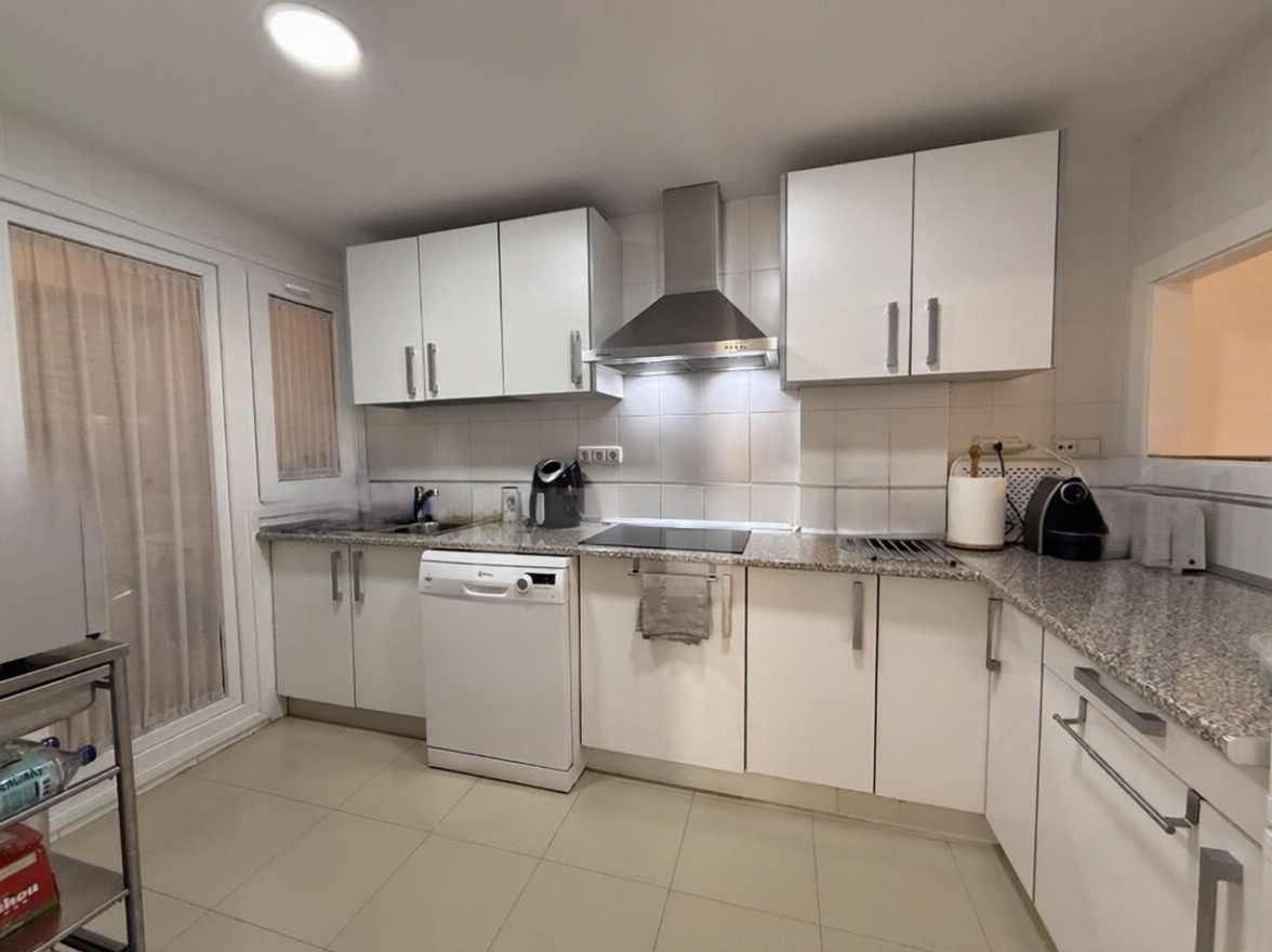 Beachfront flat in Garrucha — Kitchen
