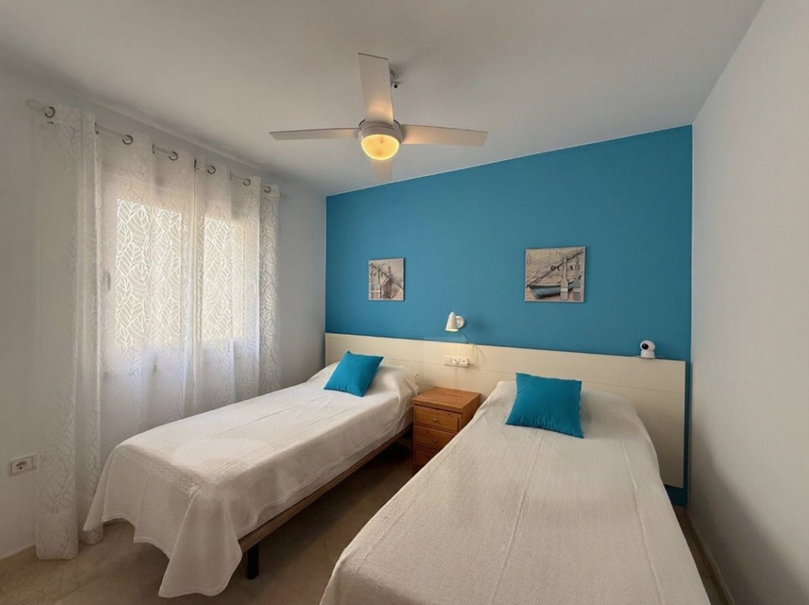 Beachfront flat in Garrucha — Bedroom