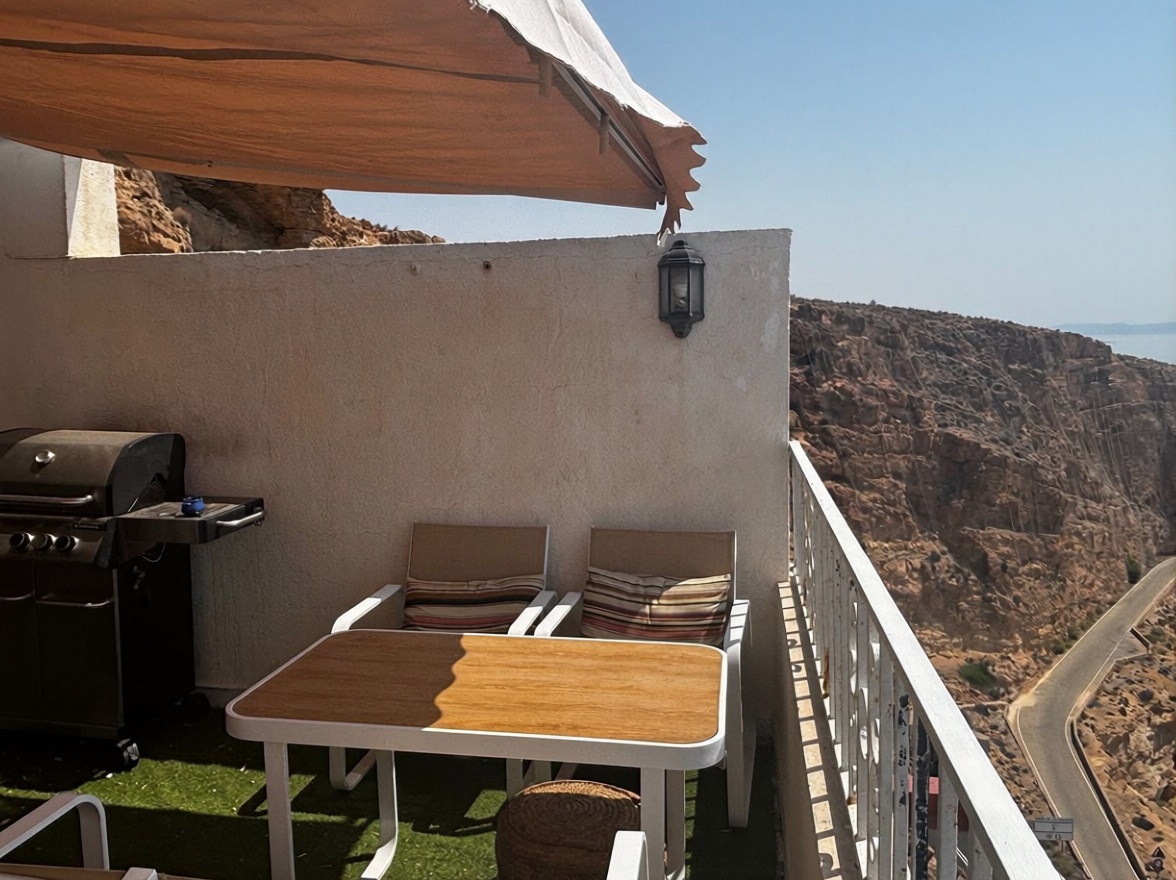 Appartement en première ligne de plage à Es Castell — Terrasse mer