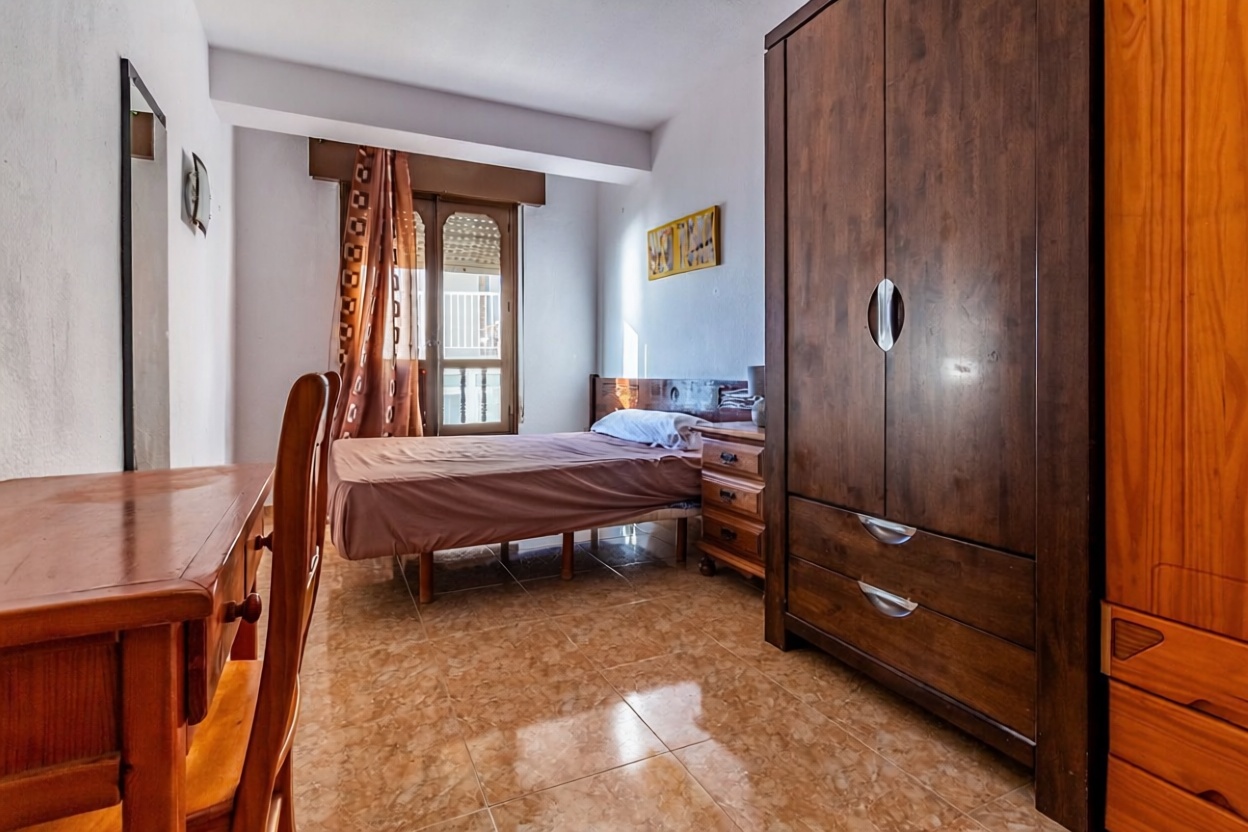 Piso en primera línea de playa en Almería — Dormitorio