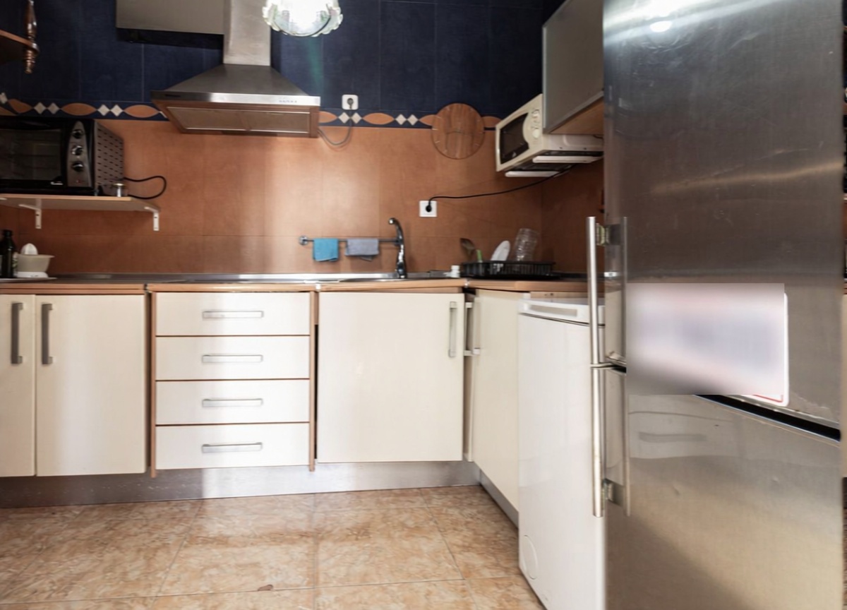 Piso en primera línea de playa en Almería — Cocina
