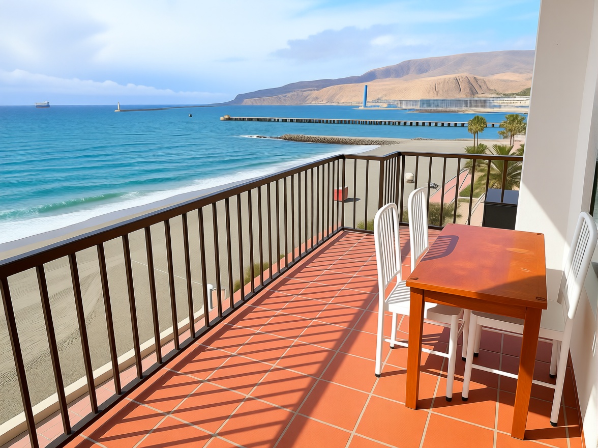 Piso en primera línea de playa en Almería — Terraza mar