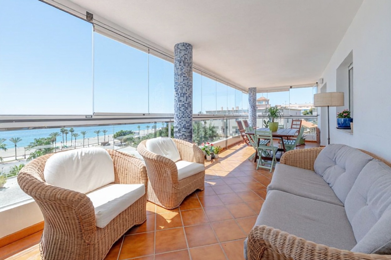 Appartement en première ligne de plage à Roquetas de Mar