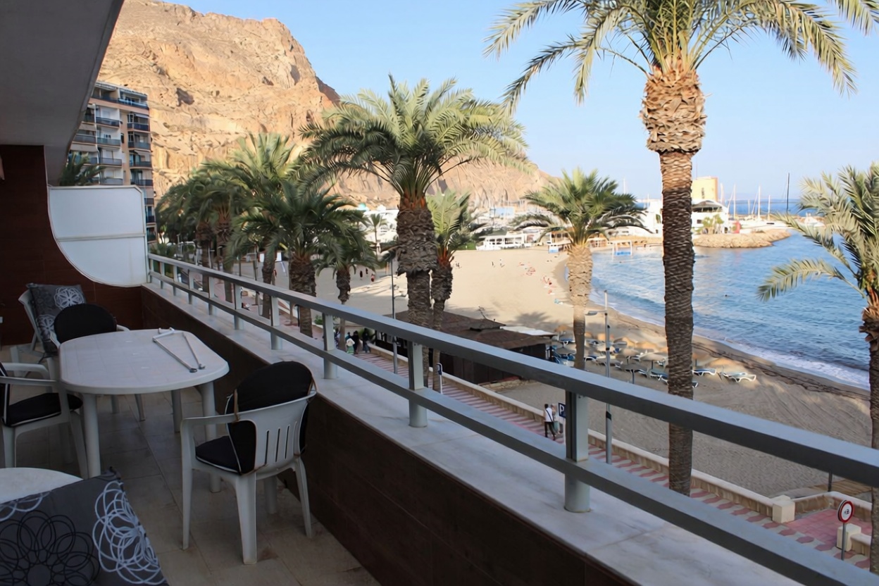 Appartement en première ligne de plage à Roquetas de Mar