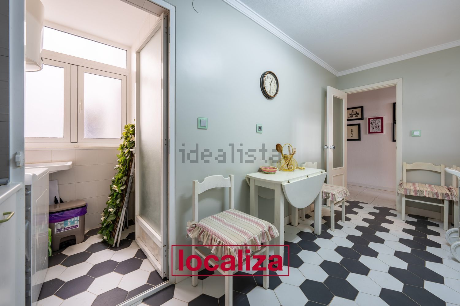 Appartement en première ligne de plage à Roquetas de Mar — Cuisine
