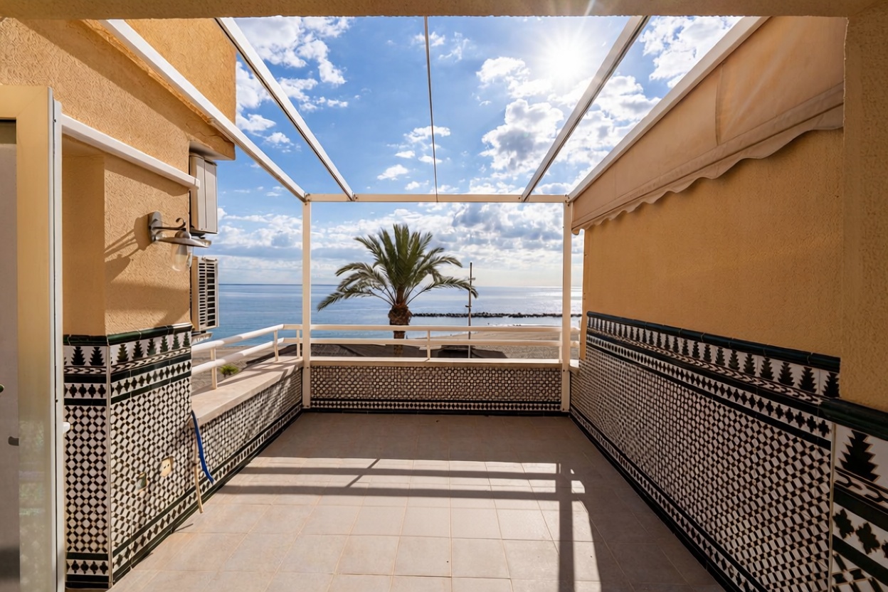 Beachfront flat in Roquetas de Mar