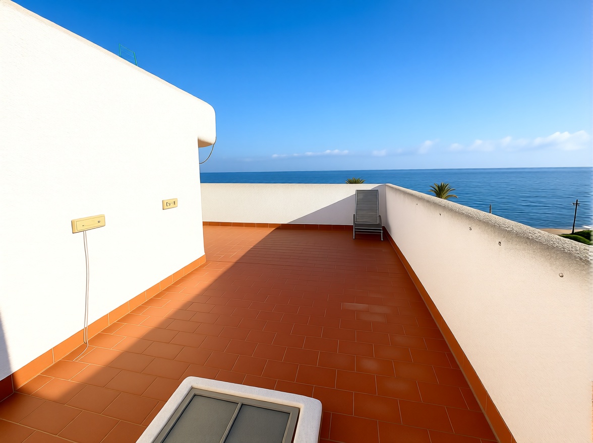 Chalet con acceso directo a playa en Roquetas de Mar