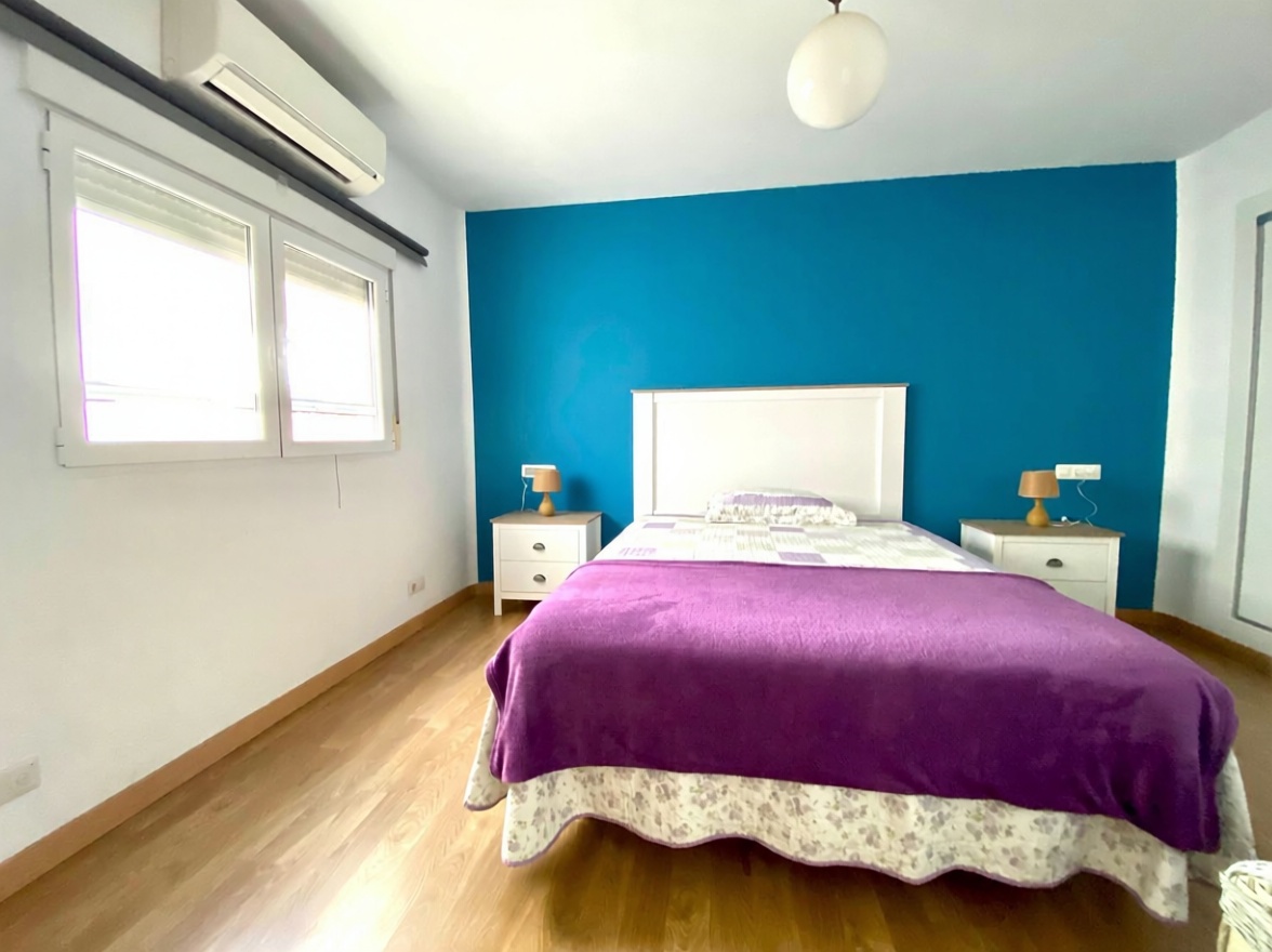 Chalet with direct beach access in Roquetas de Mar — Bedroom