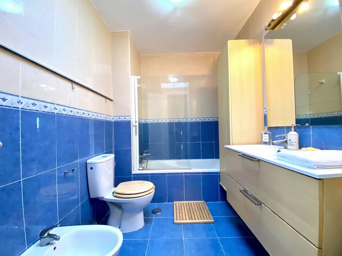 Chalet with direct beach access in Roquetas de Mar — Bathroom