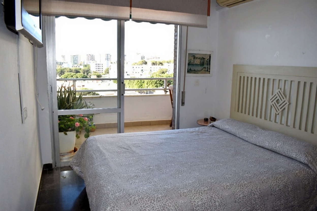 Beachfront flat in Roquetas de Mar — Bedroom