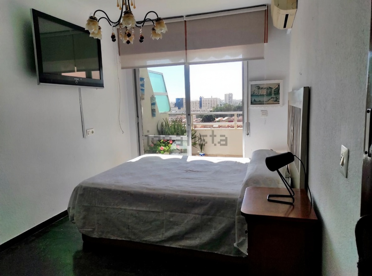 Beachfront flat in Roquetas de Mar — Bedroom