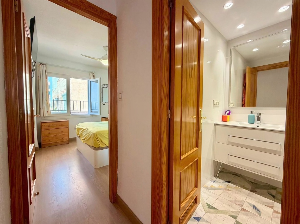 Apartamento em primeira linha de praia em Roquetas de Mar — Casa banho