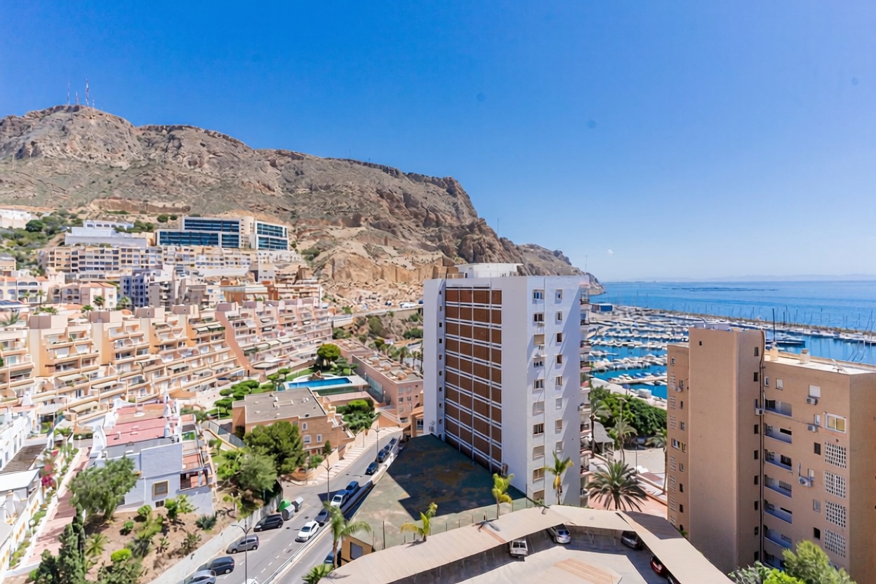 Piso en primera línea de playa en Roquetas de Mar — Vista mar