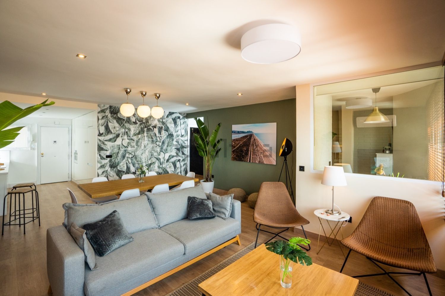 Dachgeschosswohnung zum Verkauf in erster Meereslinie in Roquetas de Mar