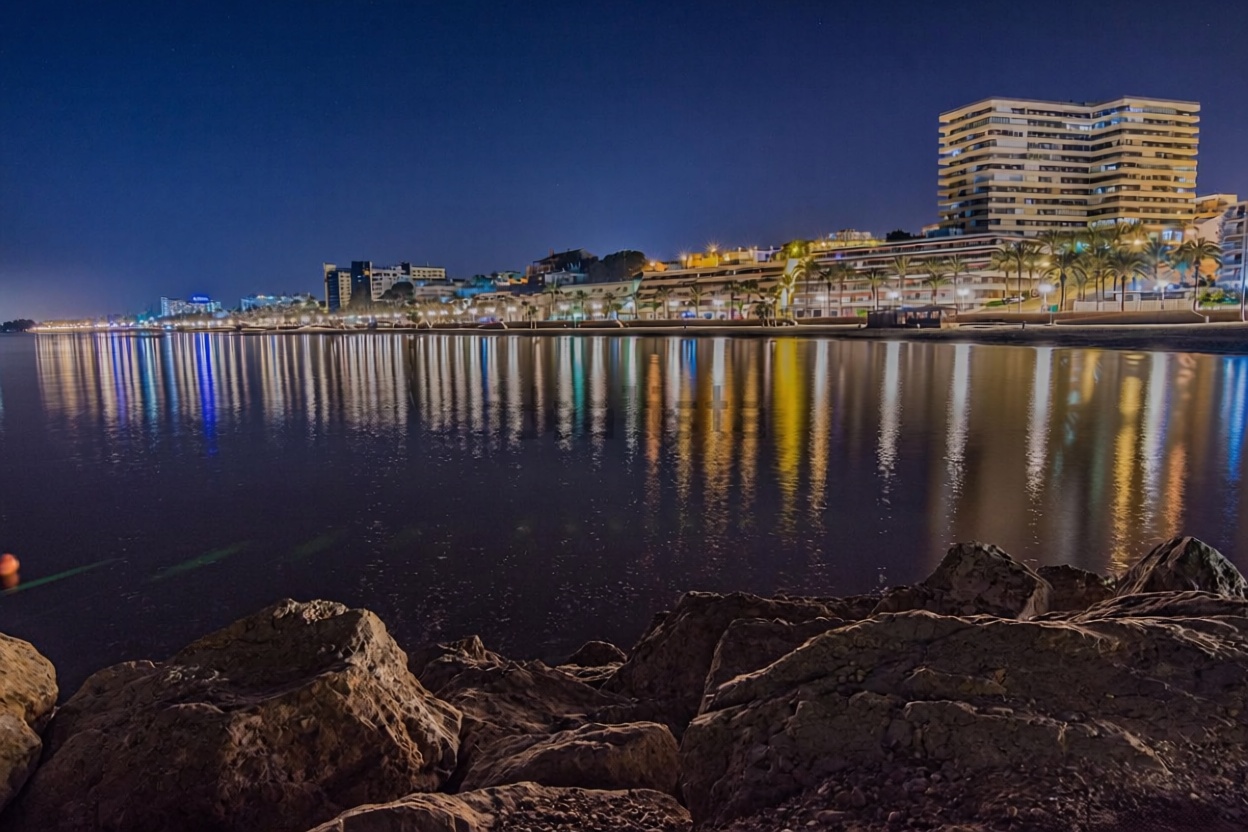 Appartement en attique en première ligne de mer à Roquetas de Mar — Vue mer