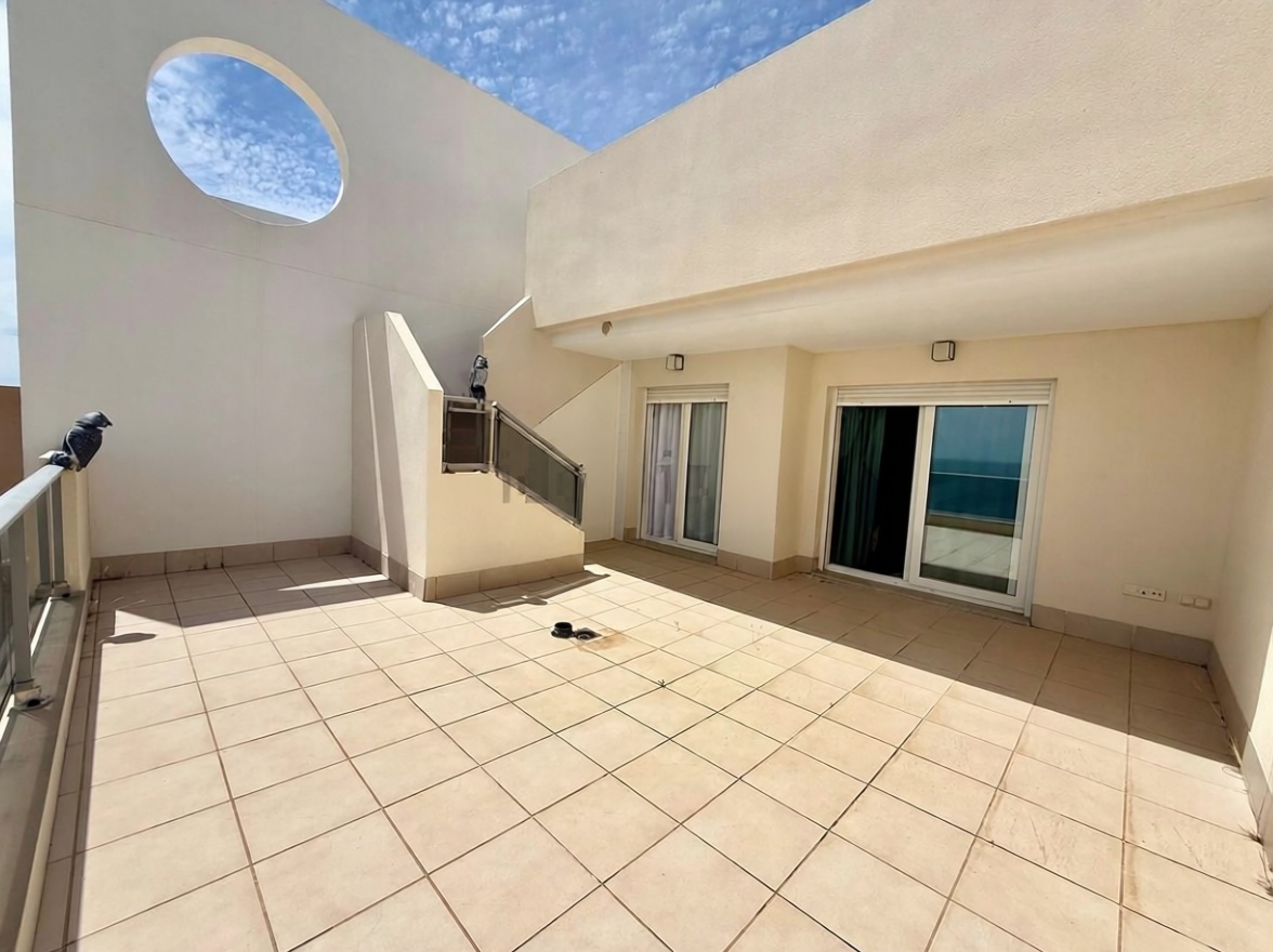Seafront attic in Roquetas de Mar — Sea terrace