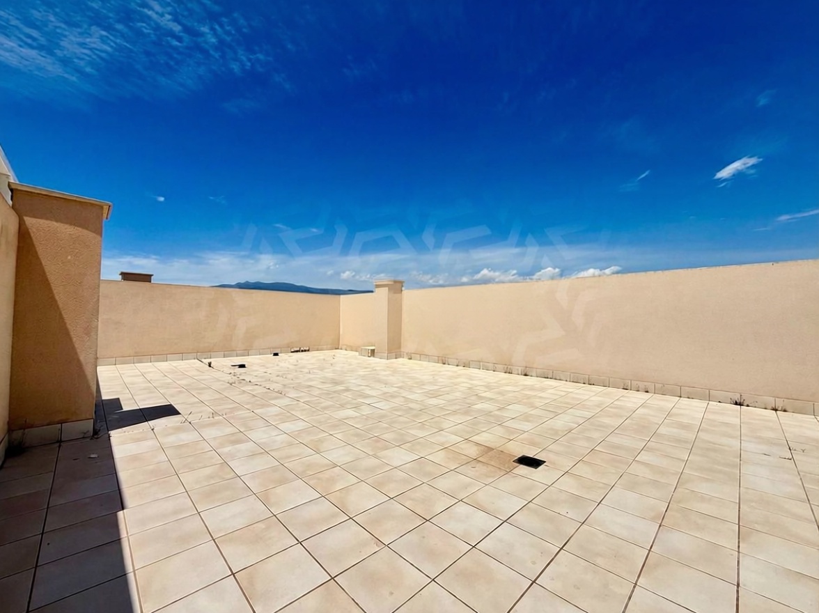 Seafront attic in Roquetas de Mar — Sea terrace