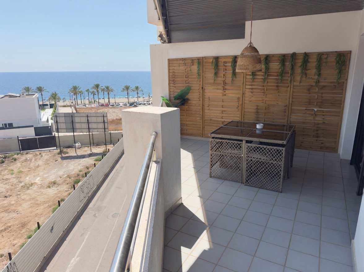 Appartement en première ligne de plage à Roquetas de Mar