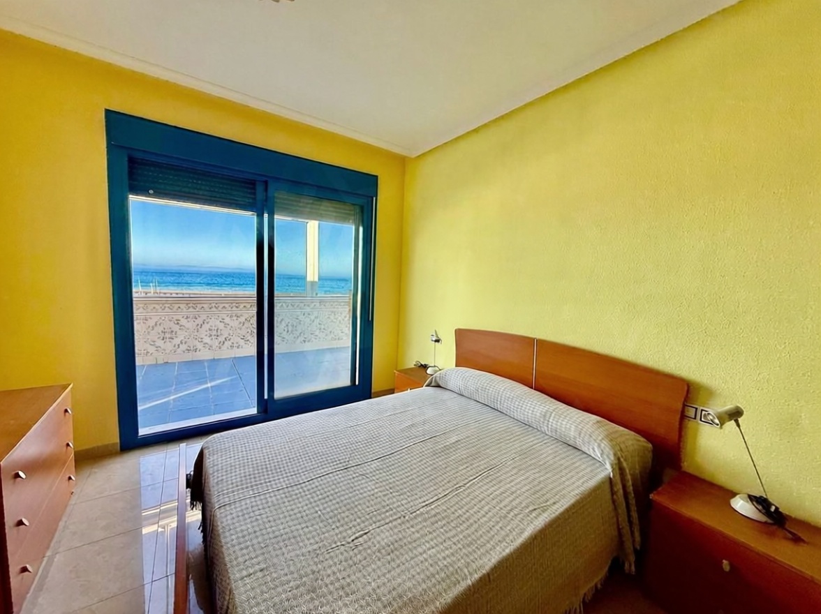Seafront attic in Roquetas de Mar — Bedroom