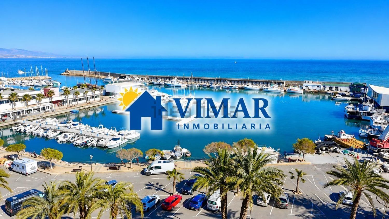 Dachgeschosswohnung zum Verkauf in erster Meereslinie in Roquetas de Mar