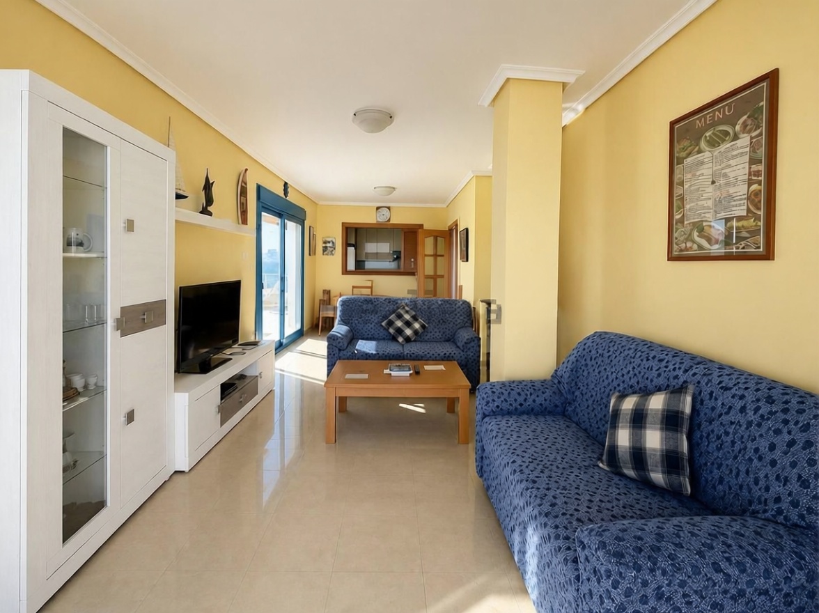 Seafront attic in Roquetas de Mar — Living room