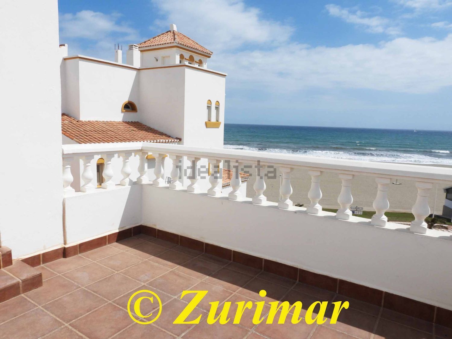 Duplexwohnung zum Verkauf in direkter Strandlage in Roquetas de Mar