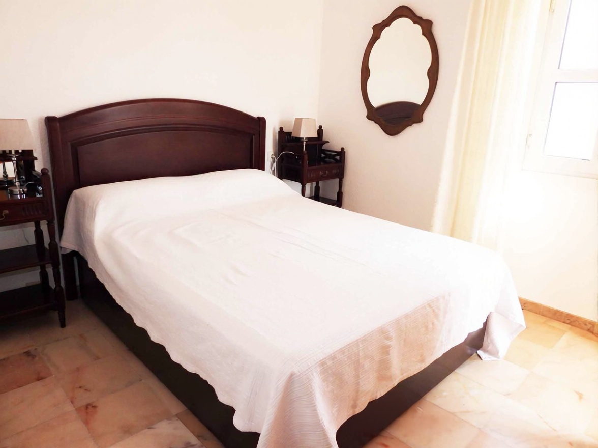 Beachfront duplex in Roquetas de Mar — Bedroom