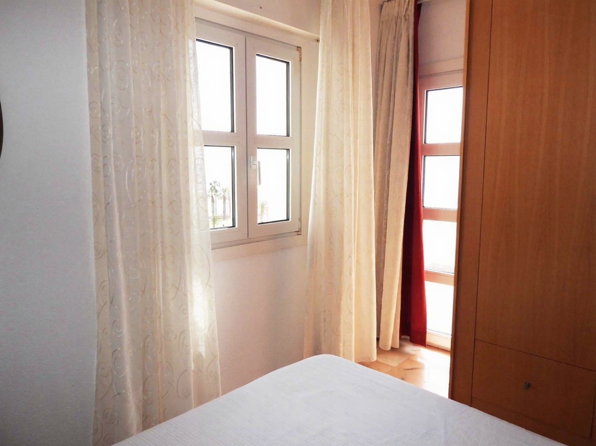 Beachfront duplex in Roquetas de Mar — Bedroom