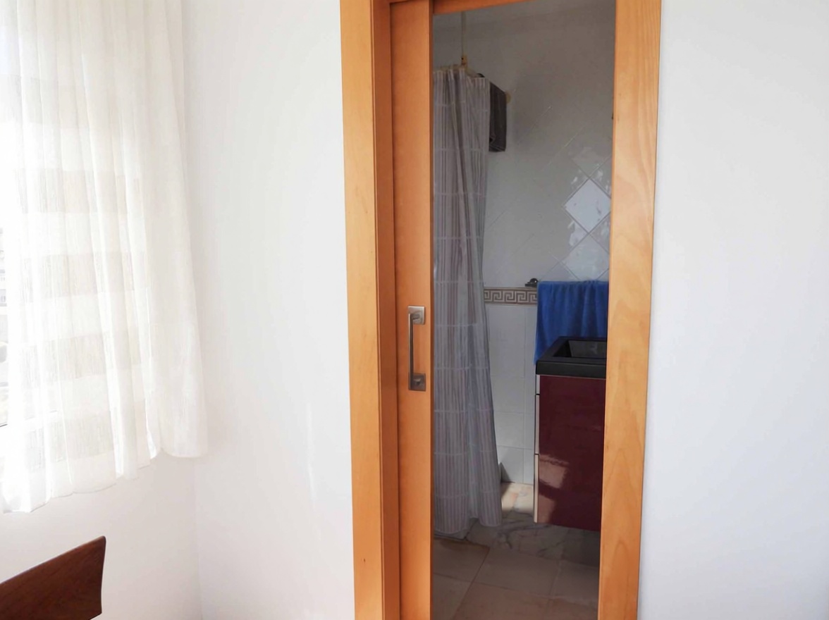 Beachfront duplex in Roquetas de Mar — Bathroom