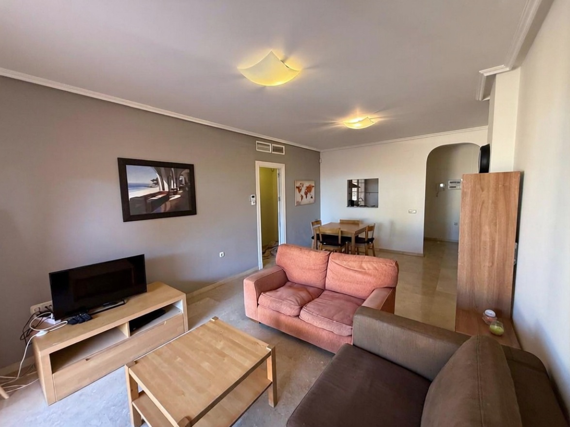 Beachfront flat in Roquetas de Mar — Living room