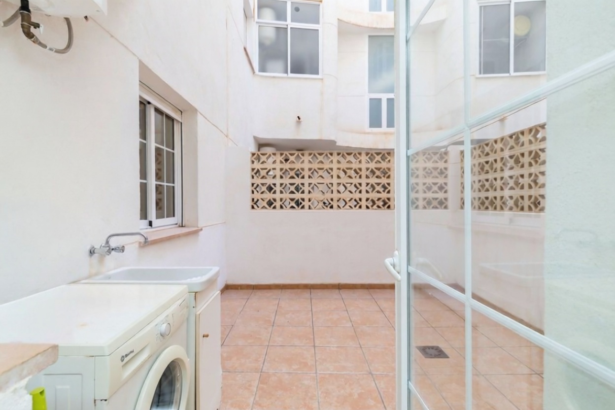 Beachfront flat in Roquetas de Mar — Bedroom