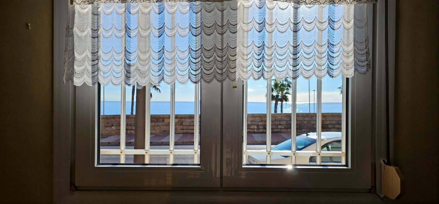 Chalet com acesso direto à praia em Roquetas de Mar — Vista mar