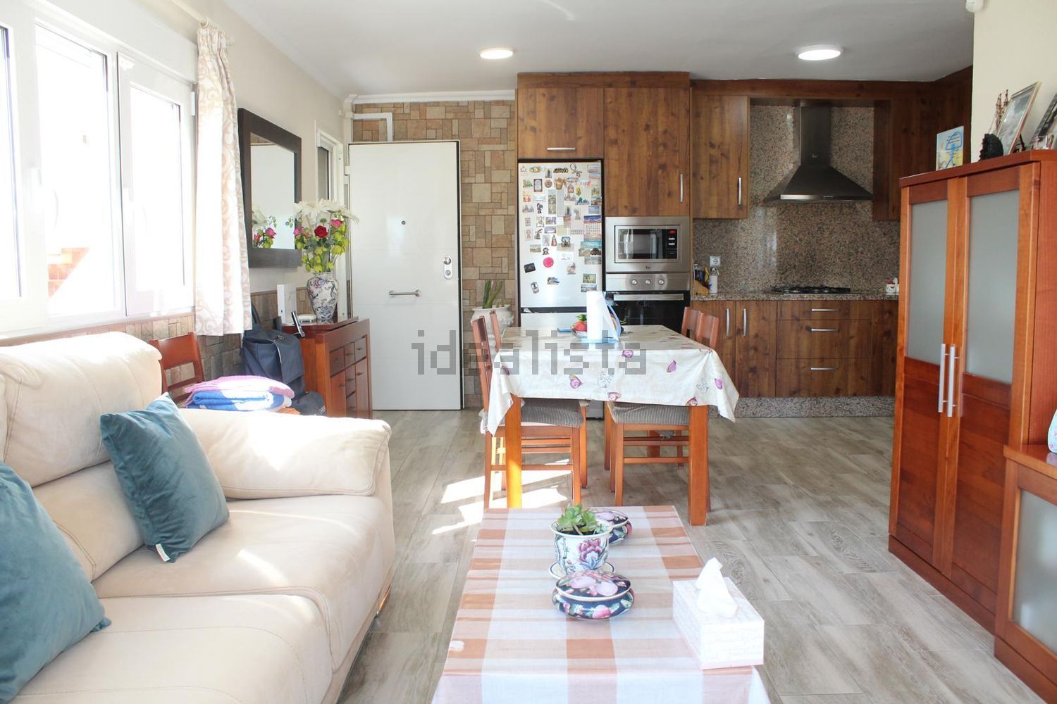 Wohnung zum Verkauf in direkter Strandlage in Roquetas de Mar