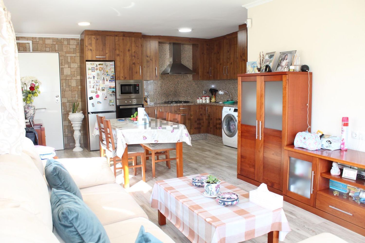 Wohnung zum Verkauf in direkter Strandlage in Roquetas de Mar