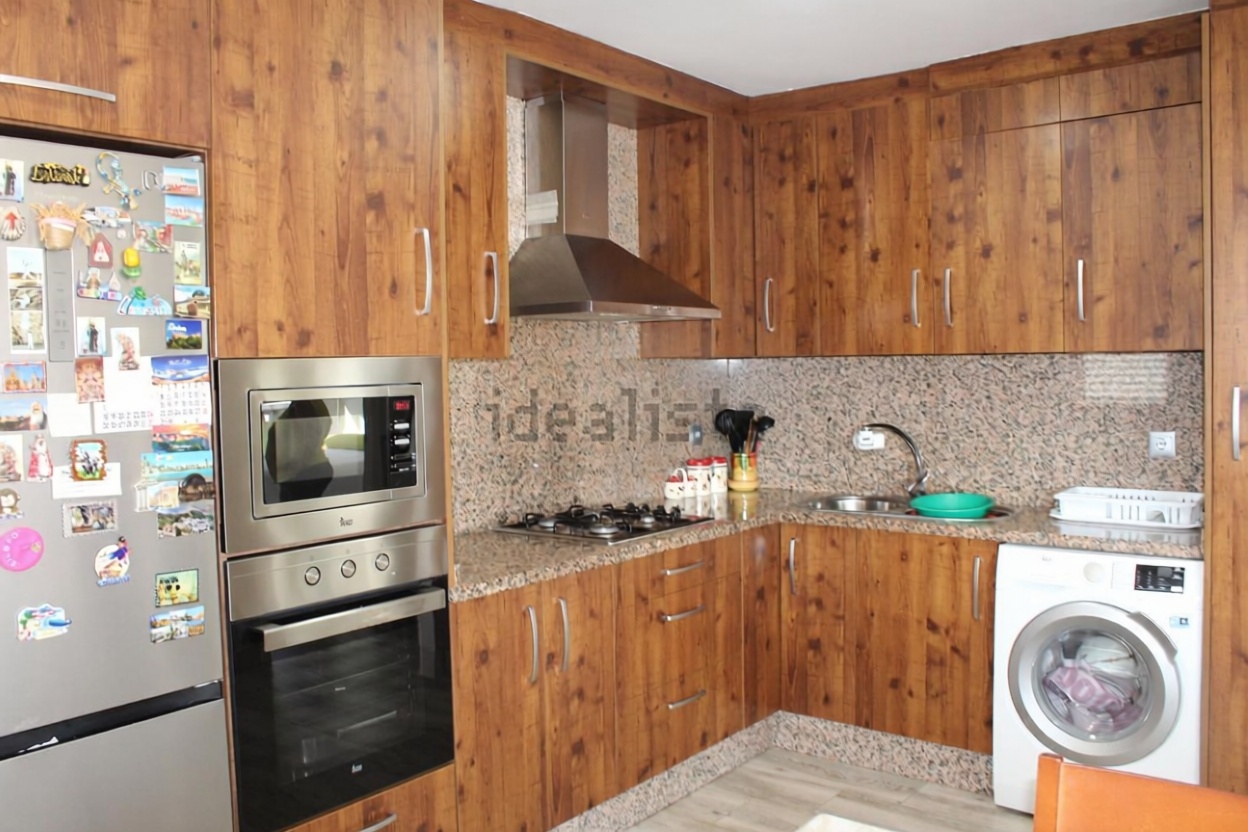 Beachfront flat in Roquetas de Mar — Kitchen