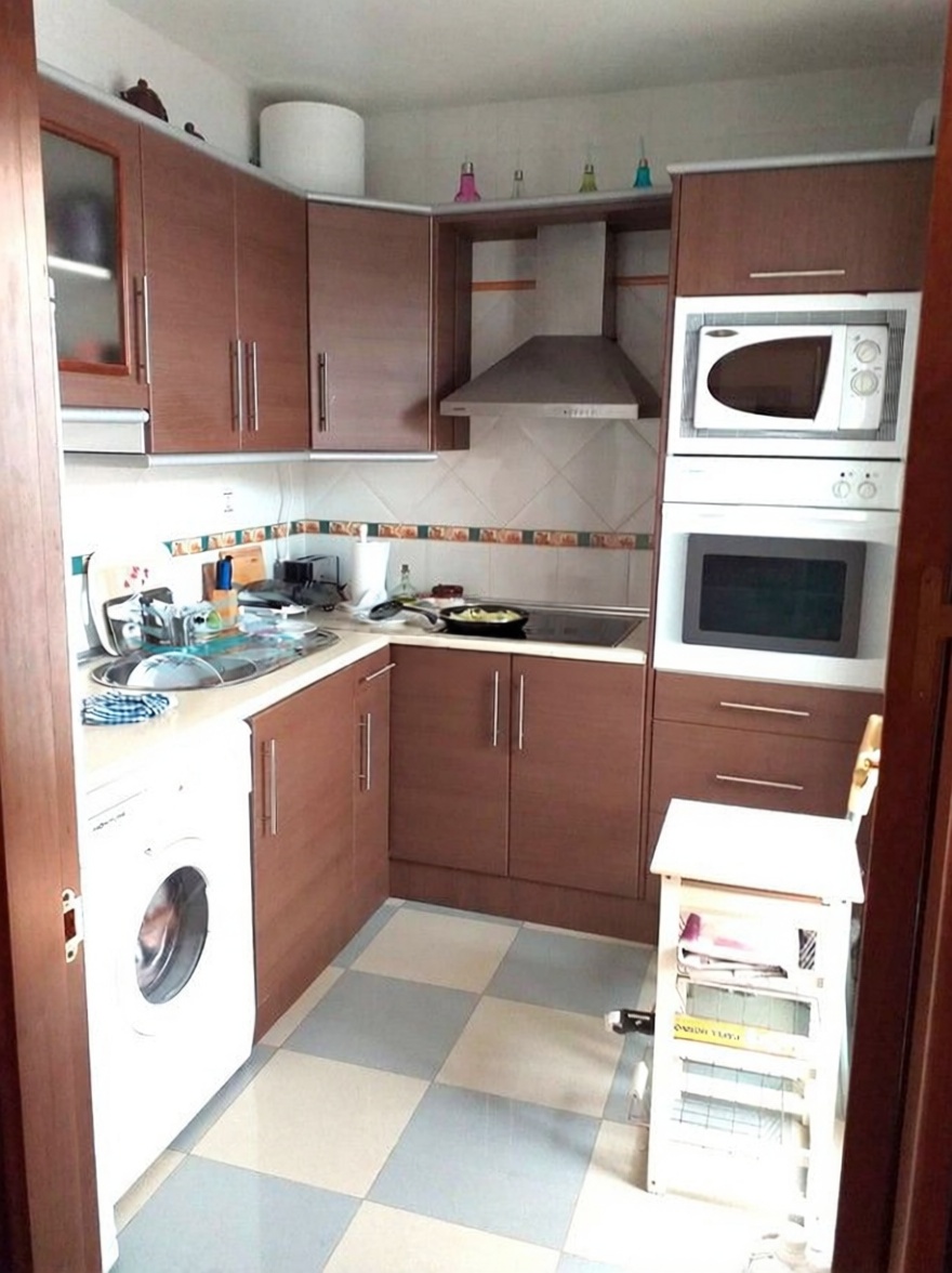 Apartamento em primeira linha de praia em Roquetas de Mar — Cozinha