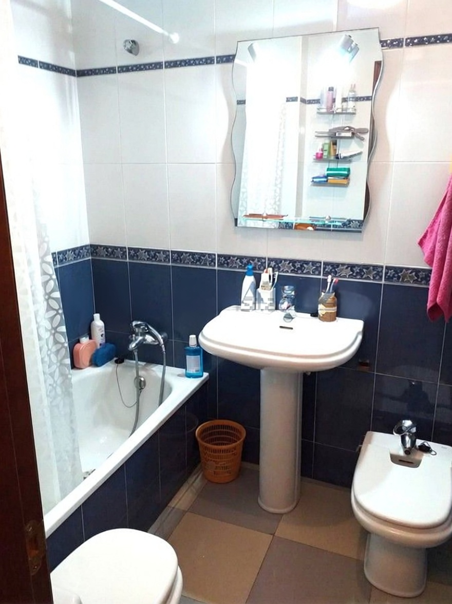 Apartamento em primeira linha de praia em Roquetas de Mar — Casa banho