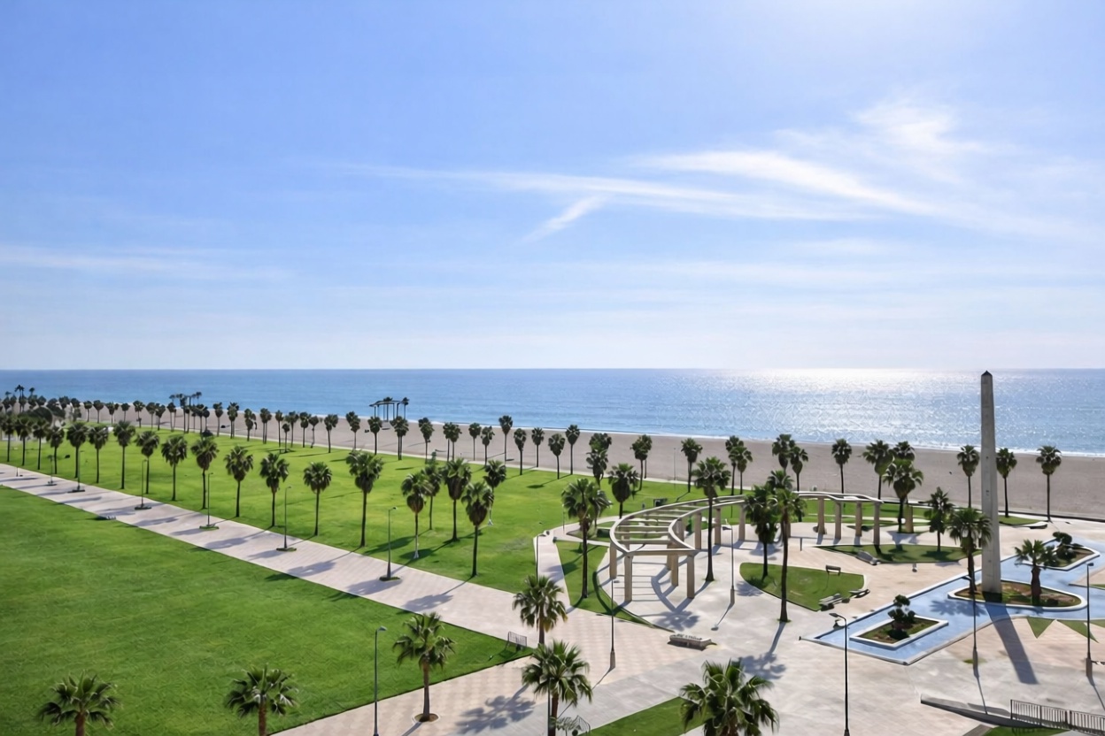 Beachfront flat in Roquetas de Mar
