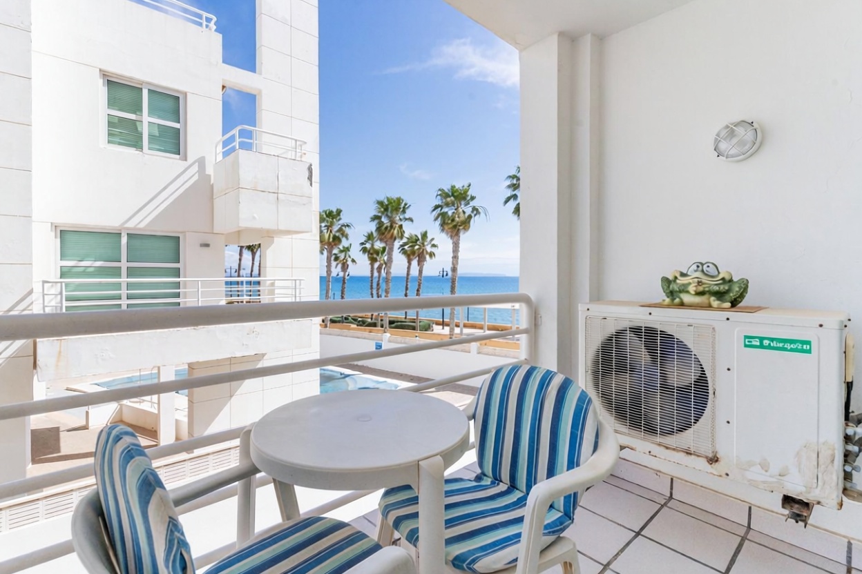 Appartement en première ligne de plage à Roquetas de Mar