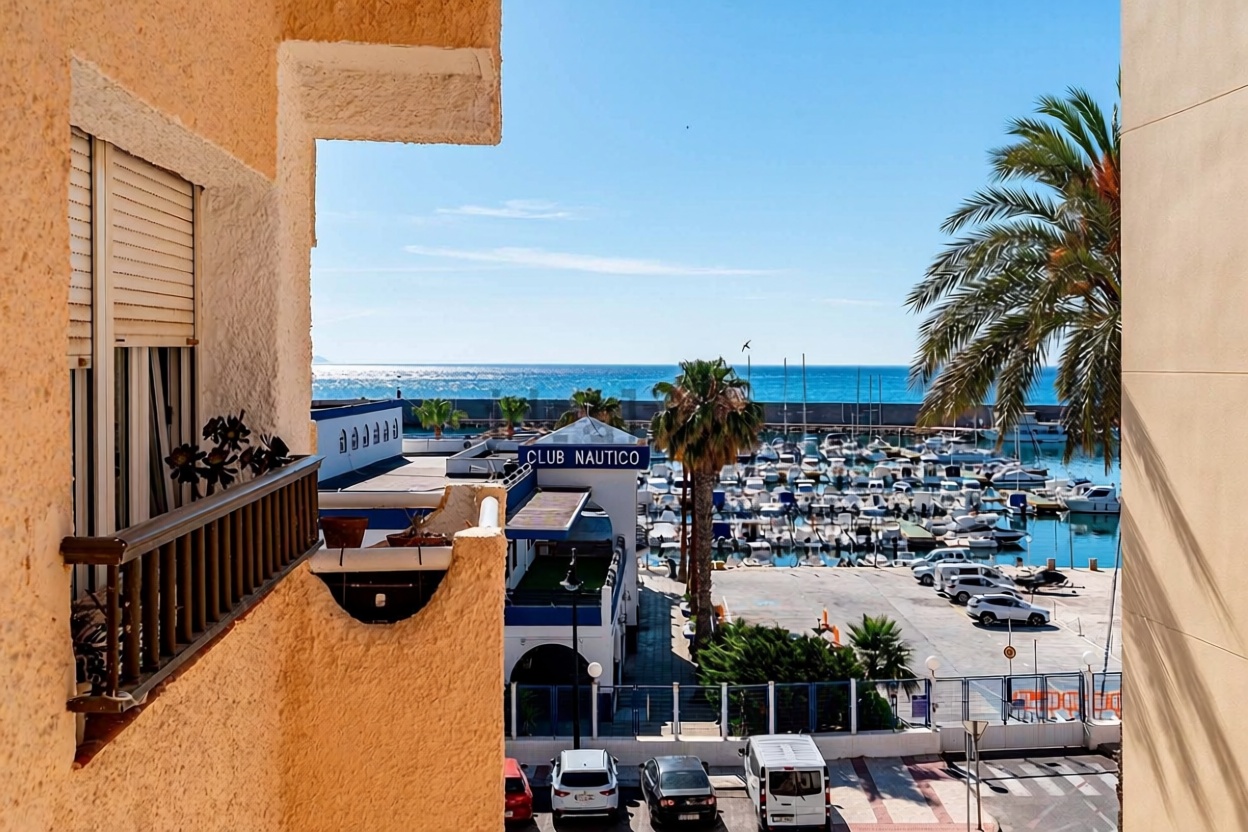 Appartement en première ligne de plage à Roquetas de Mar — Vue mer