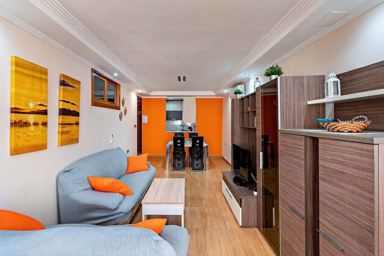 Appartement en première ligne de plage à Roquetas de Mar — Séjour