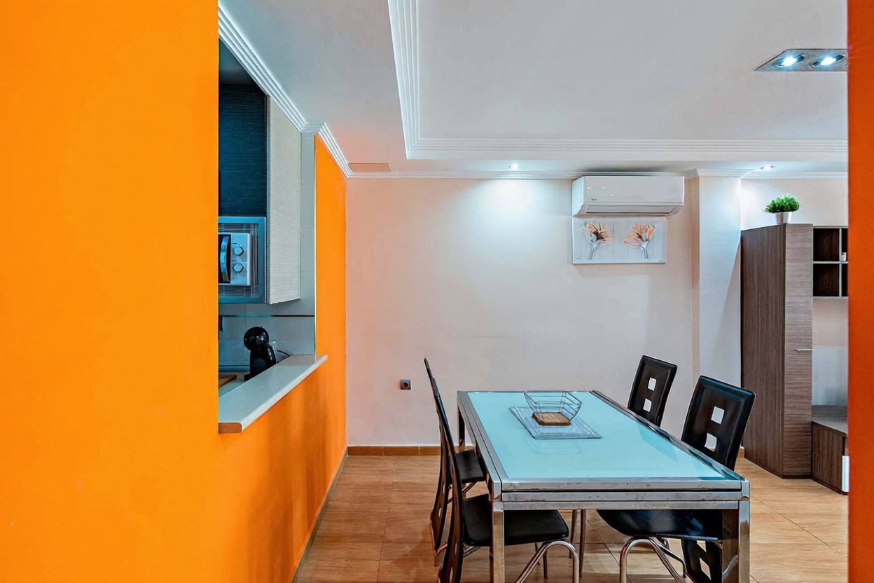 Appartement en première ligne de plage à Roquetas de Mar — Cuisine