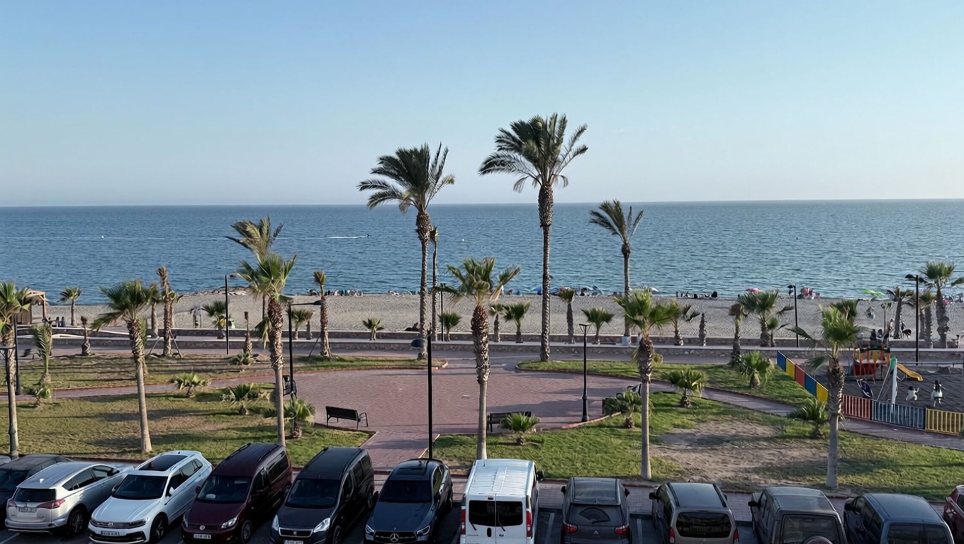 Chalet avec accès direct à la plage à Balanegra — Vue mer