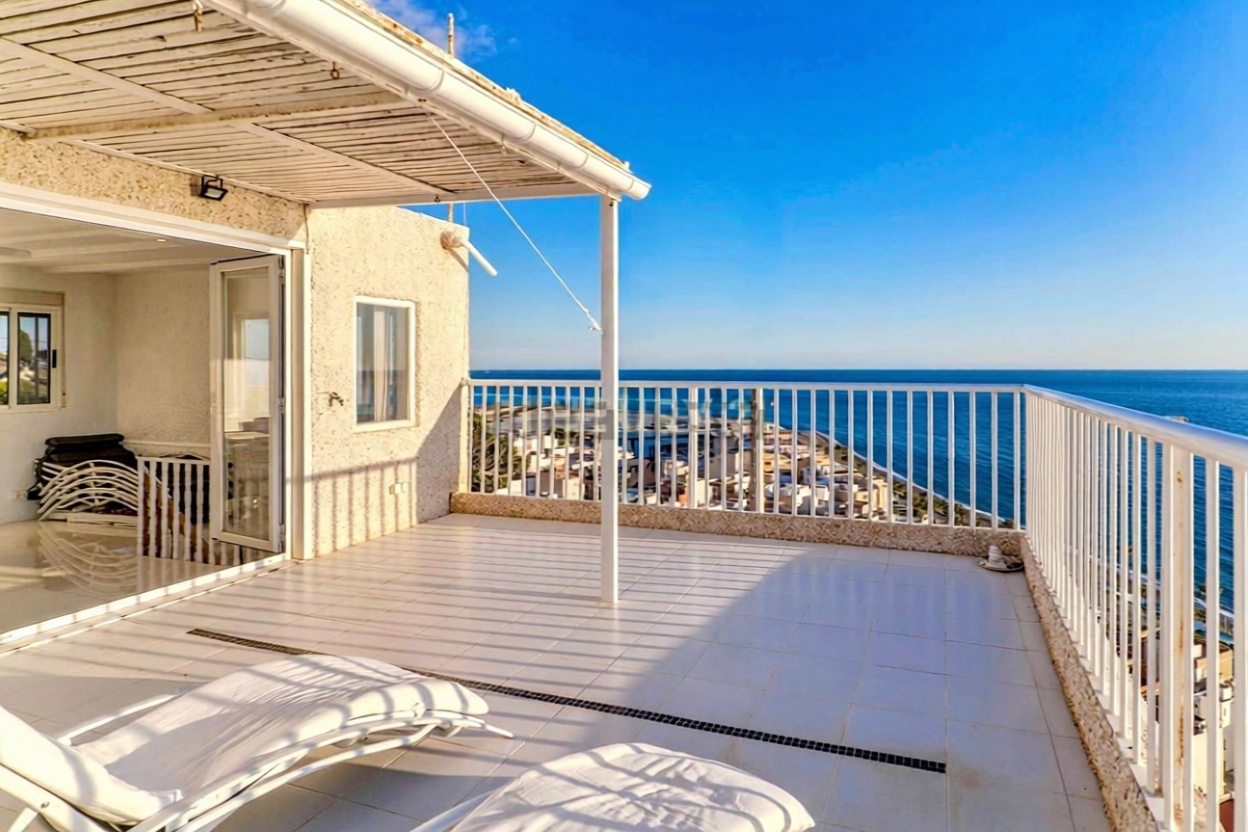 Chalet avec accès direct à la plage à Albuñol — Terrasse mer