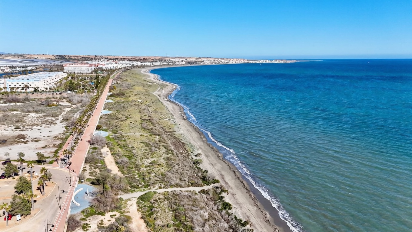 Duplex en première ligne de plage à El Ejido — Vue mer