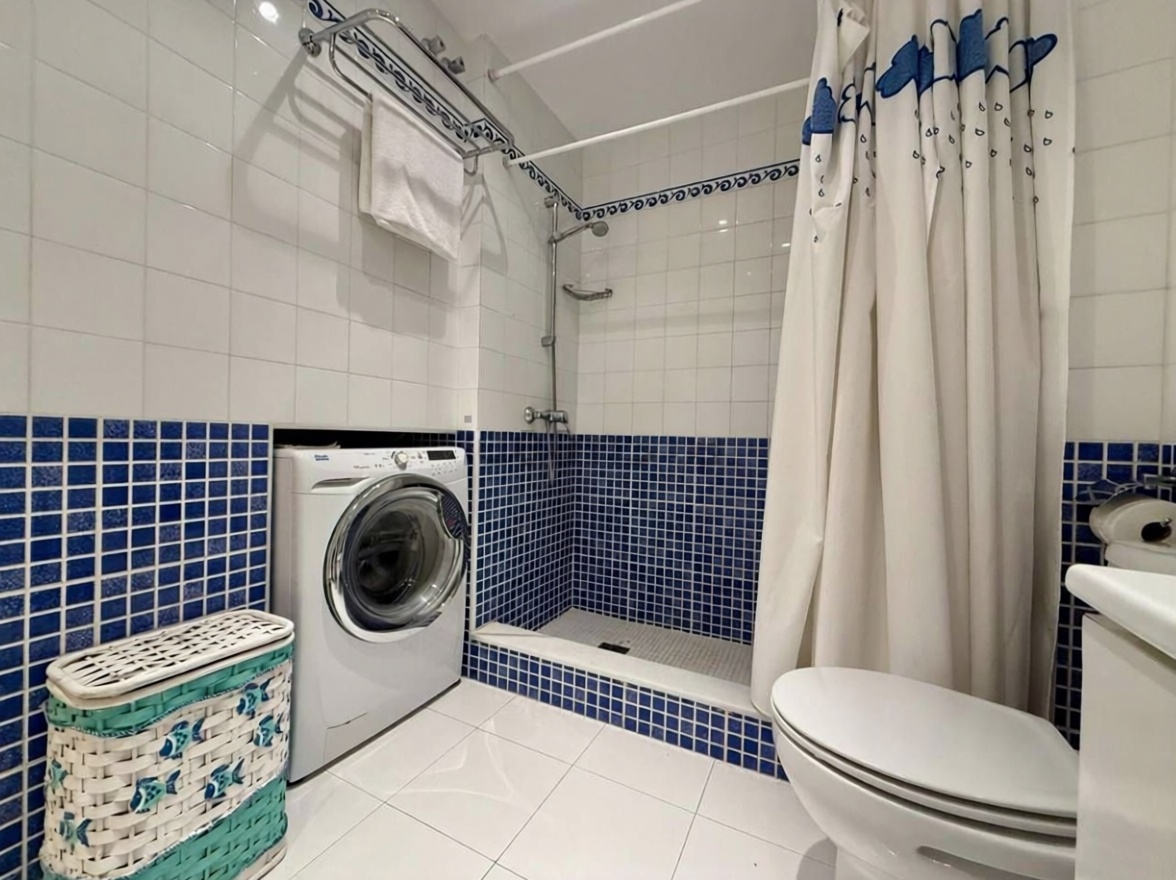 Appartement en attique en première ligne de mer à El Ejido — Sanitaires