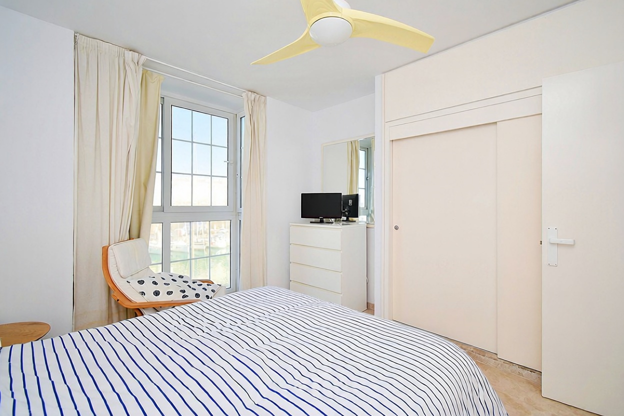 Appartement en première ligne de plage à El Ejido — Chambre