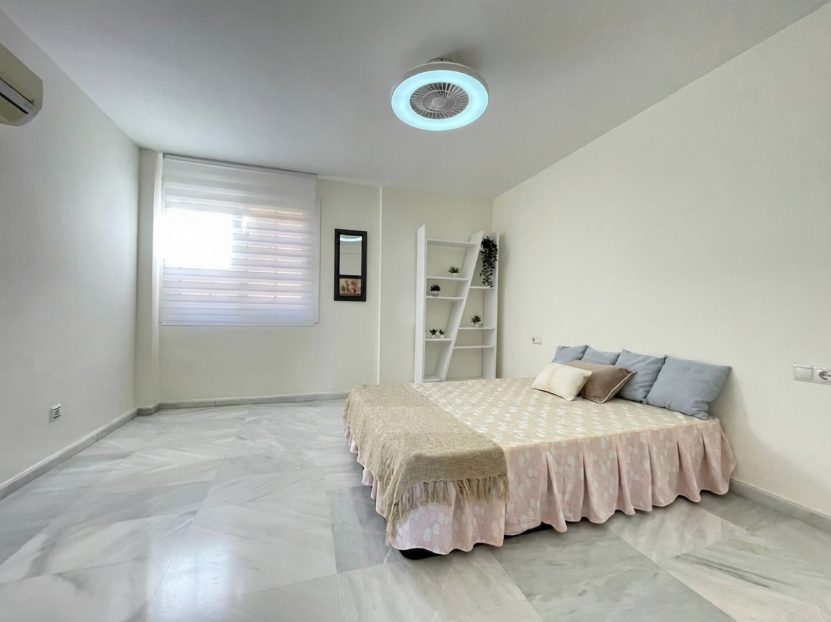 Apartamento em primeira linha de praia em El Ejido — Quarto